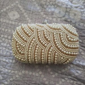 Pearl Clutch